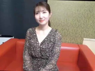在沙滩上热金发公共口交 - 暨在嘴里